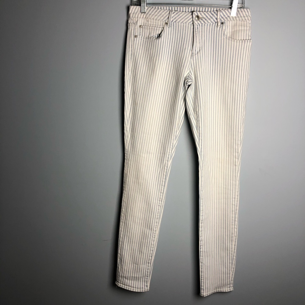 Articles of society used striped pant!